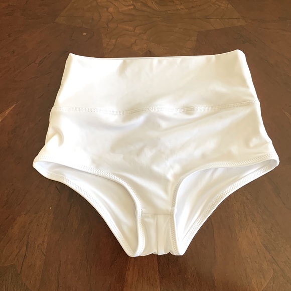 White Bikini Bottom Size’s XS/L - Picture 10 of 11